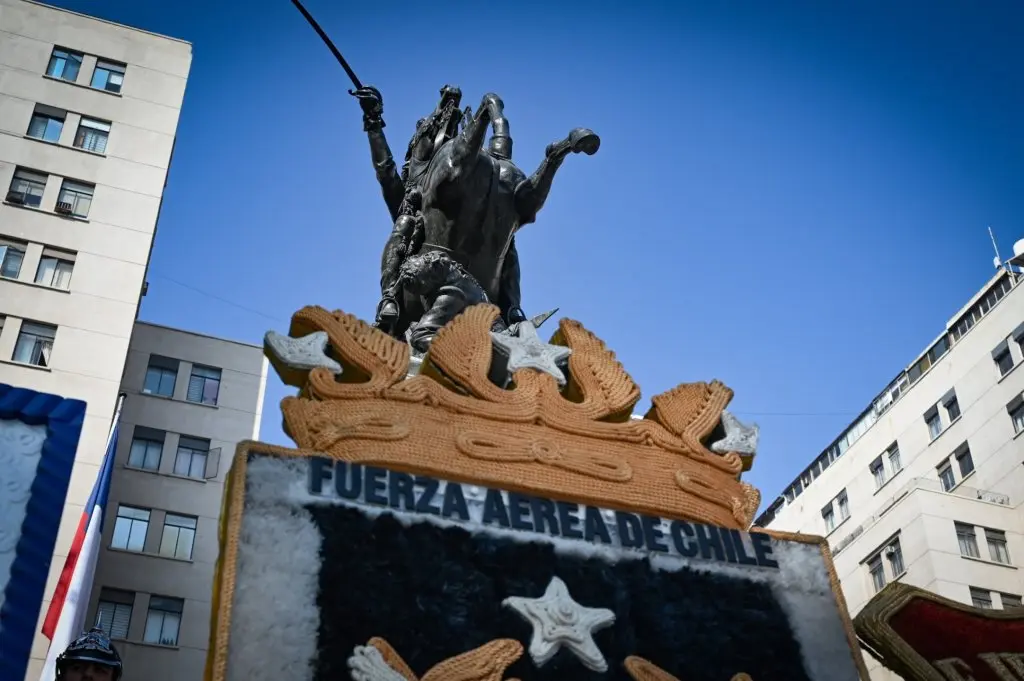LA FUERZA AÉREA CONMEMORÓ EL NATALICIO DEL LIBERTADOR BERNARDO O'HIGGINS EN DIFERENTES CIUDADES DEL PAÍS